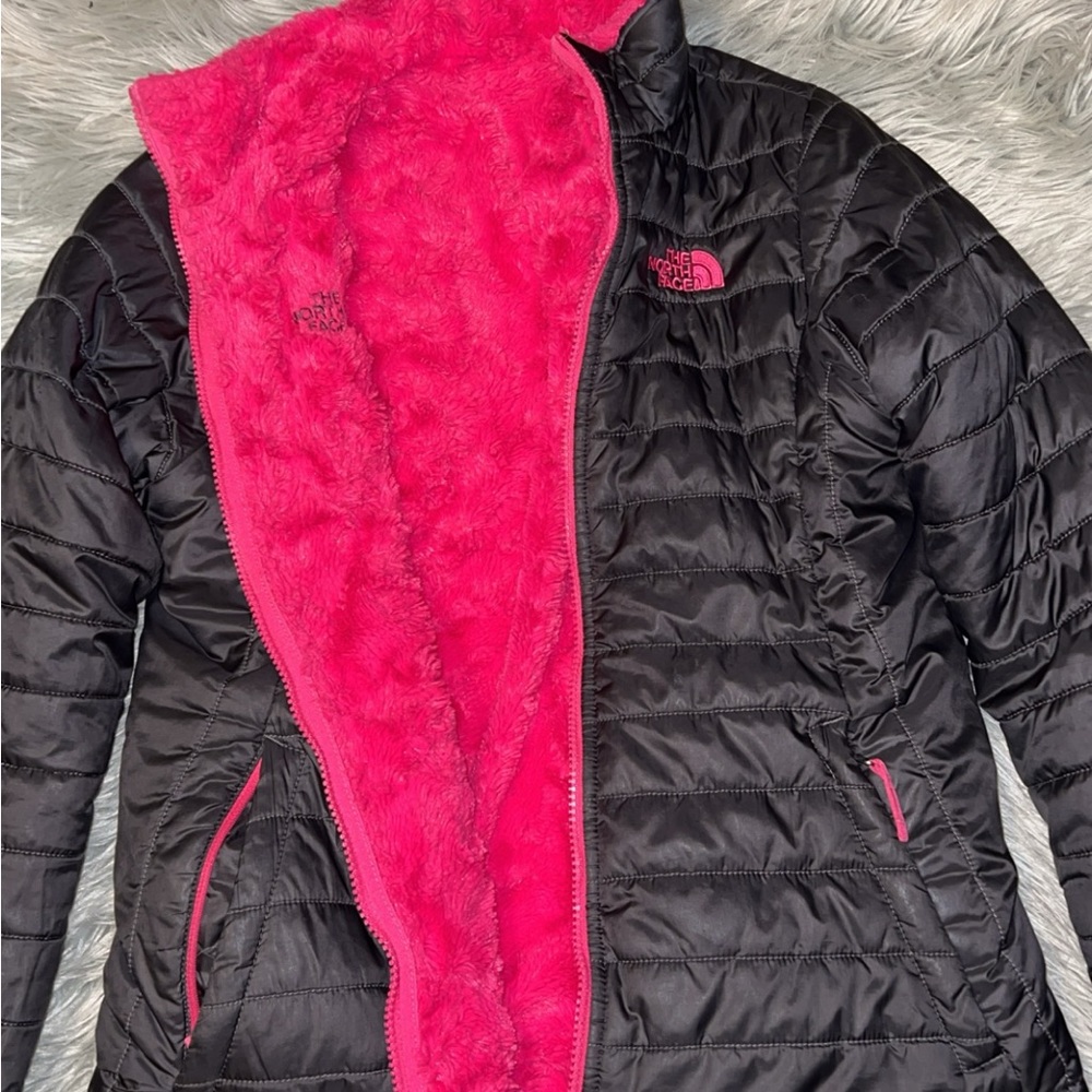 Girls size large reversible north face jacket. Perfect condition!